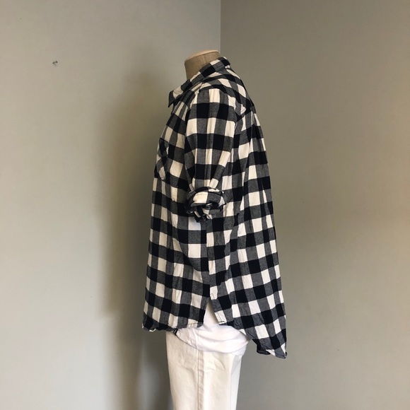 Oversized Lightweight Flannel Button Down Shirt - Picture 3 of 5